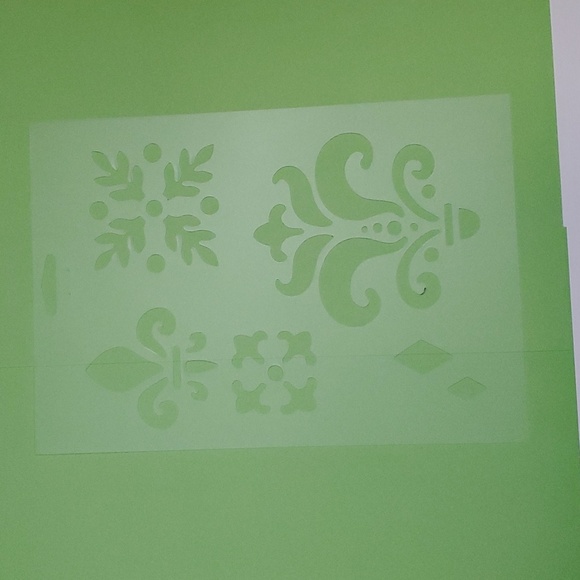Assorted Art Stencils (13 total) - Picture 6 of 11